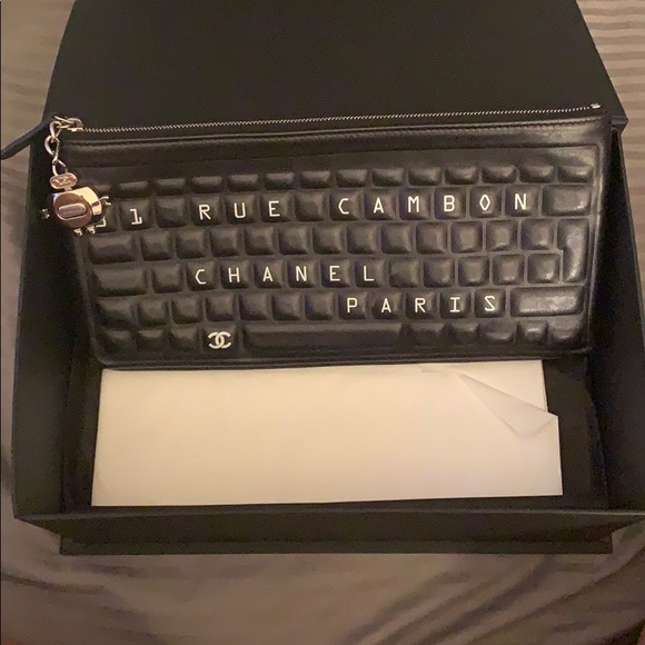 Chanel Keyboard Clutch. - Picture 3 of 8